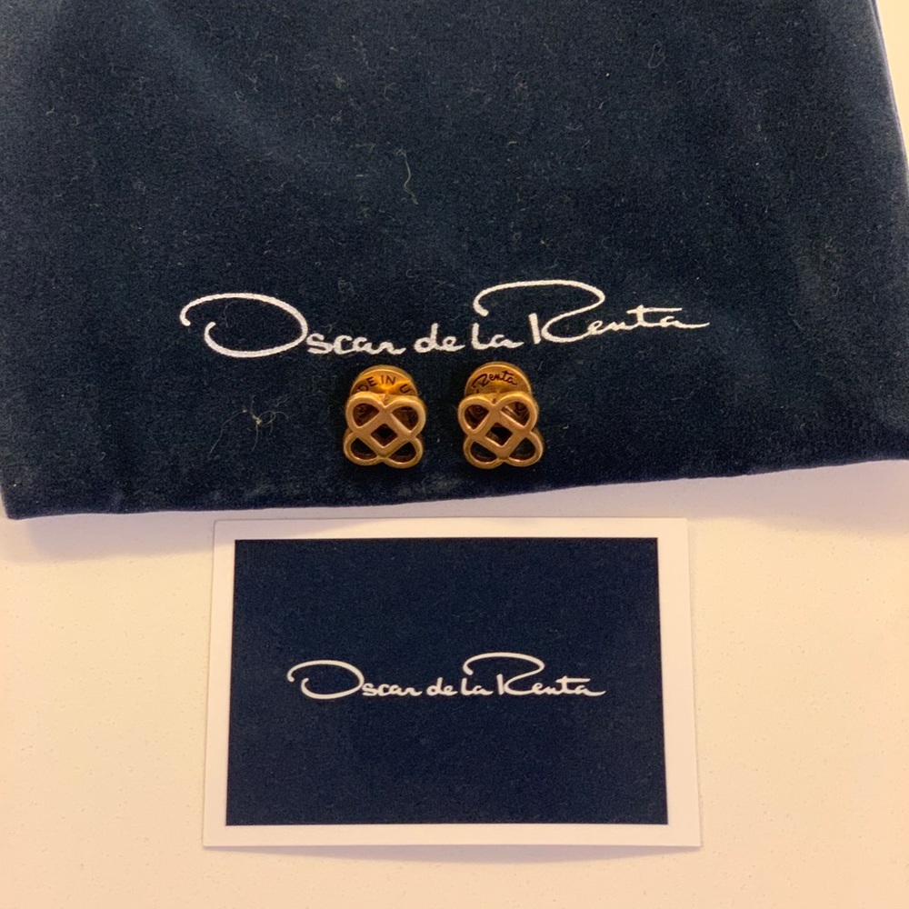 Oscar de la Renta Stud Earrings!!